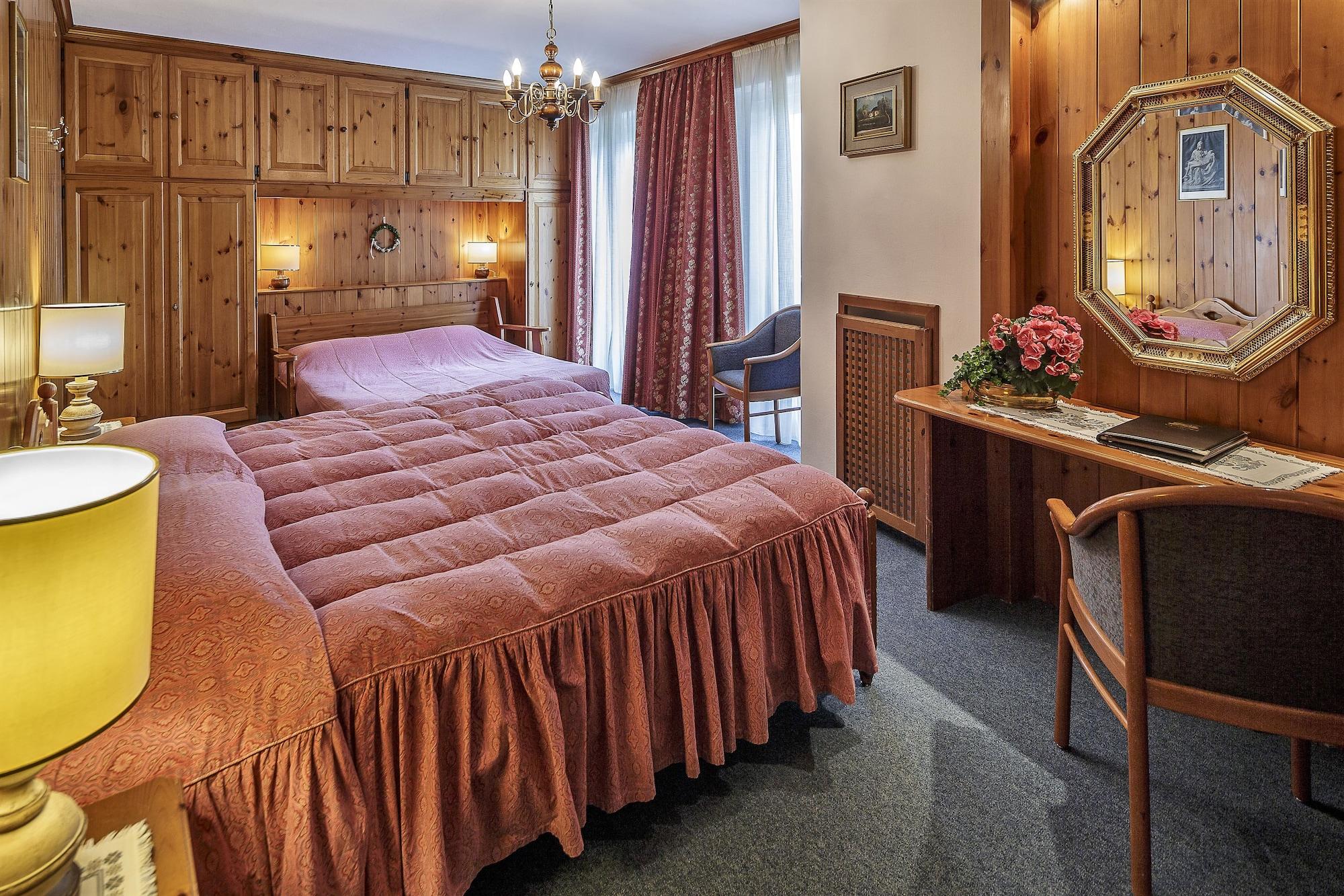 Hotel Columbia & Spa 科尔蒂纳丹佩佐 外观 照片